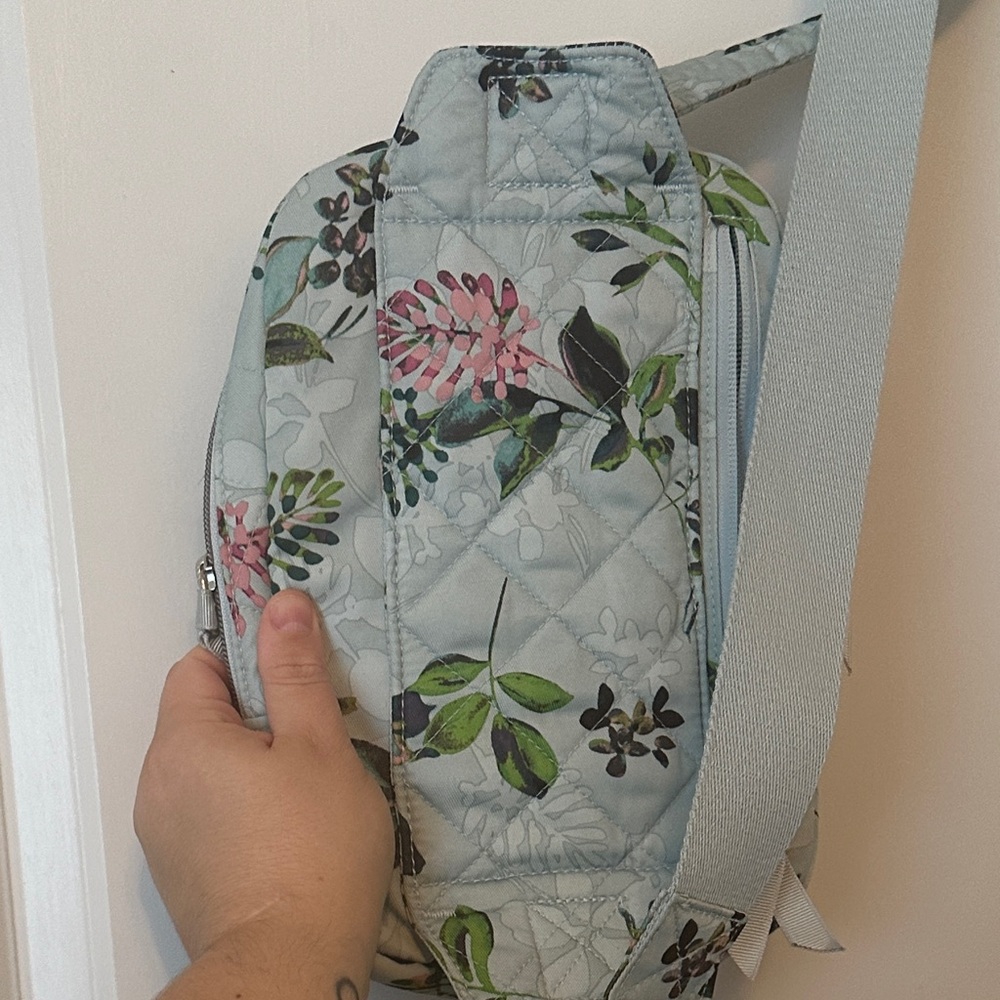 Vera Bradley Floral Utility Sling Bag in "Seawater Blooms" (NWOT) - Picture 5 of 7